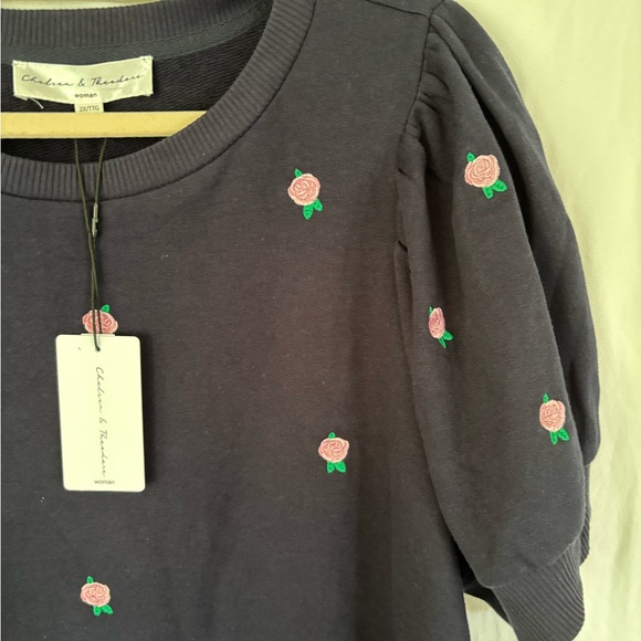 Chelsea & Theodore Navy Top with Pink Embroidery size 2X NWT - Picture 2 of 7